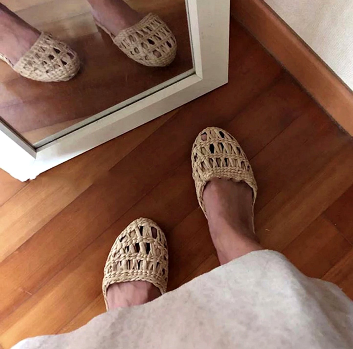 Eco-Friendly Spa Straw Slippers — Natural, Breathable & Comfortably Lightweight