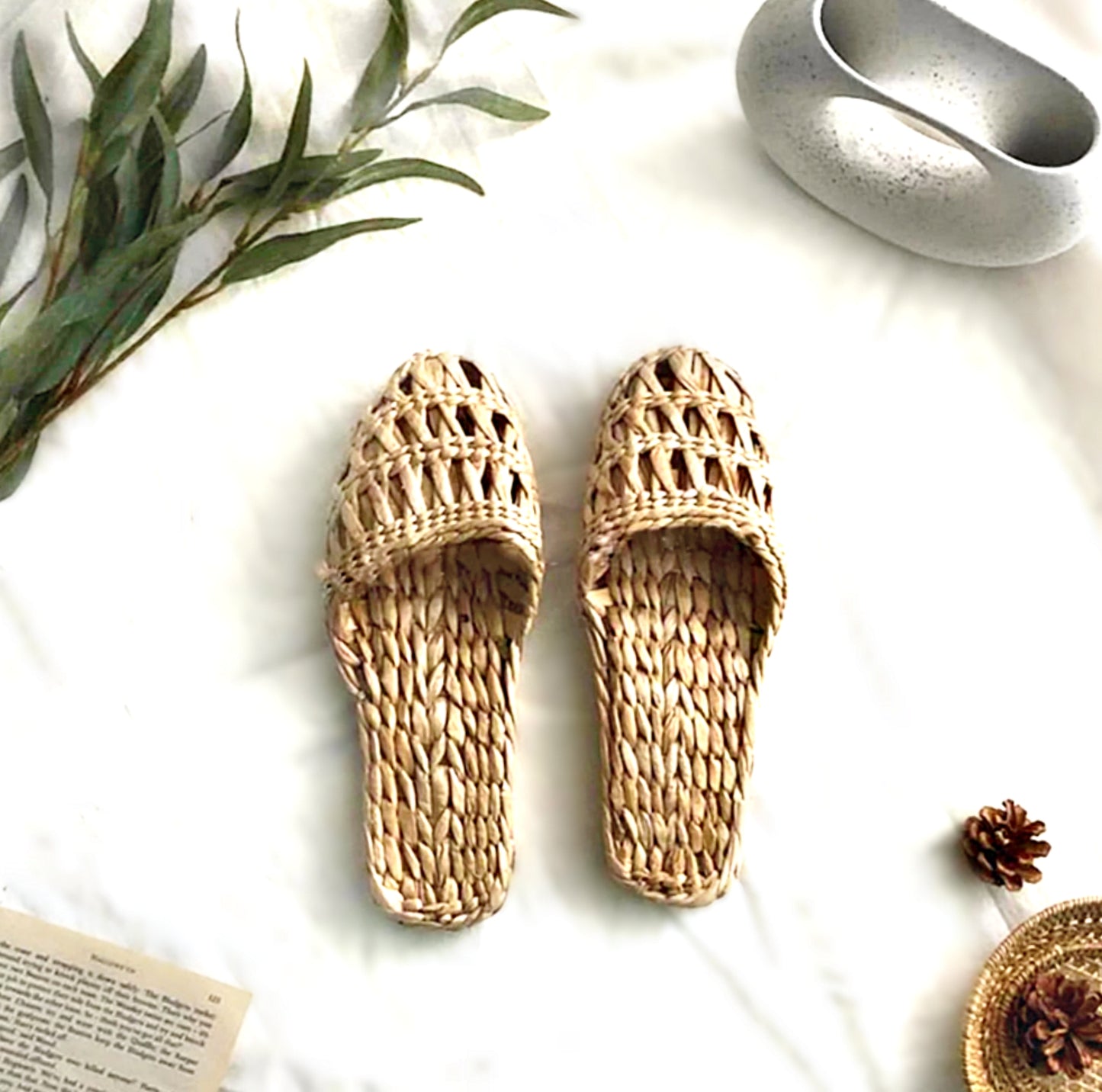 Eco-Friendly Spa Straw Slippers — Natural, Breathable & Comfortably Lightweight